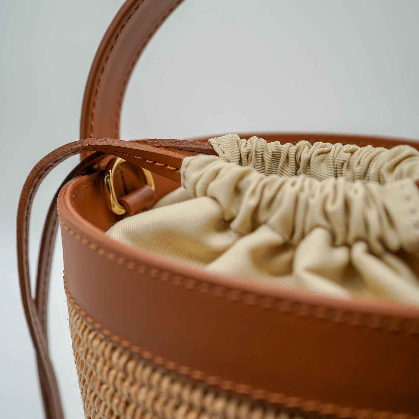 Chloé M – Raphia & cuir camel