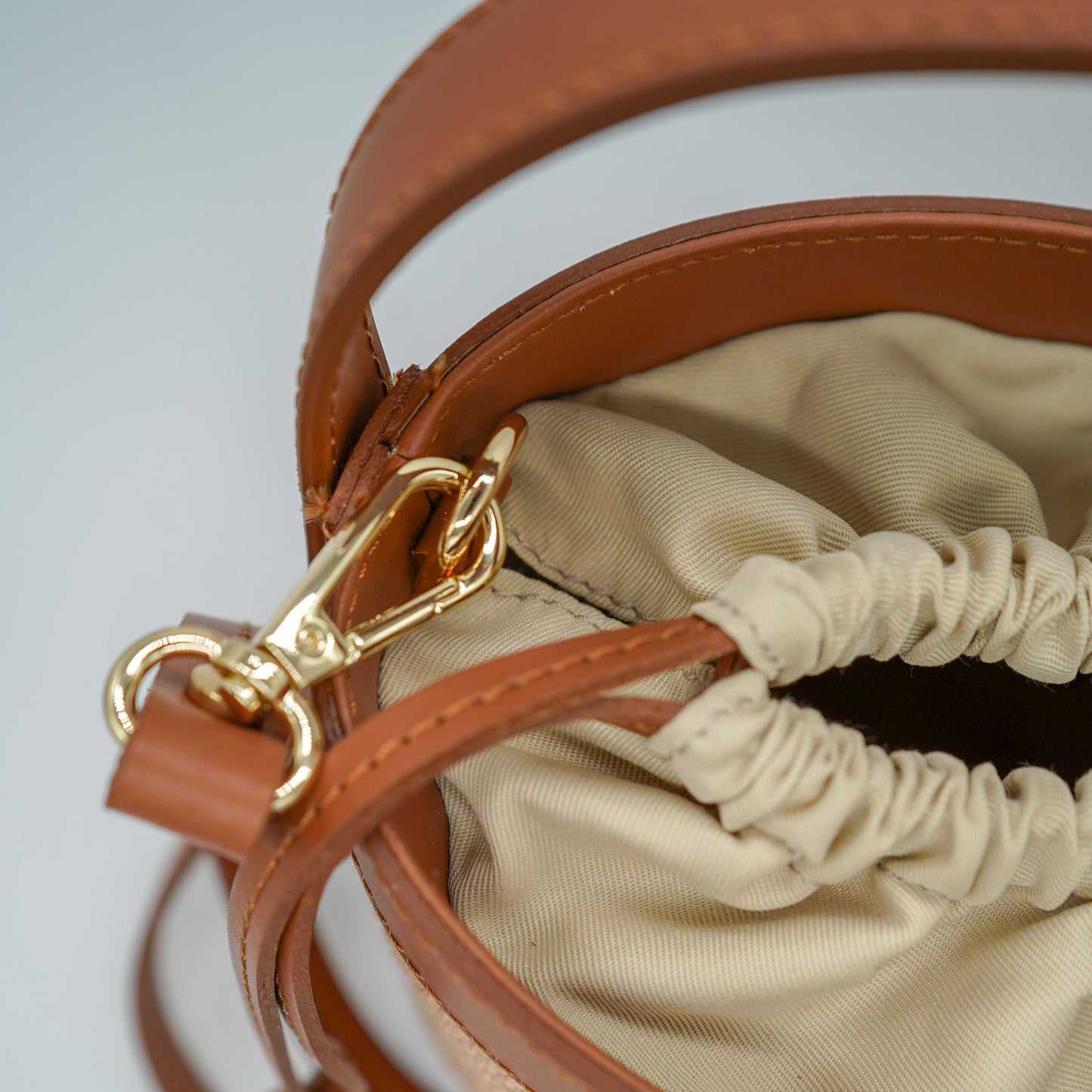 Chloé M – Raphia & cuir camel