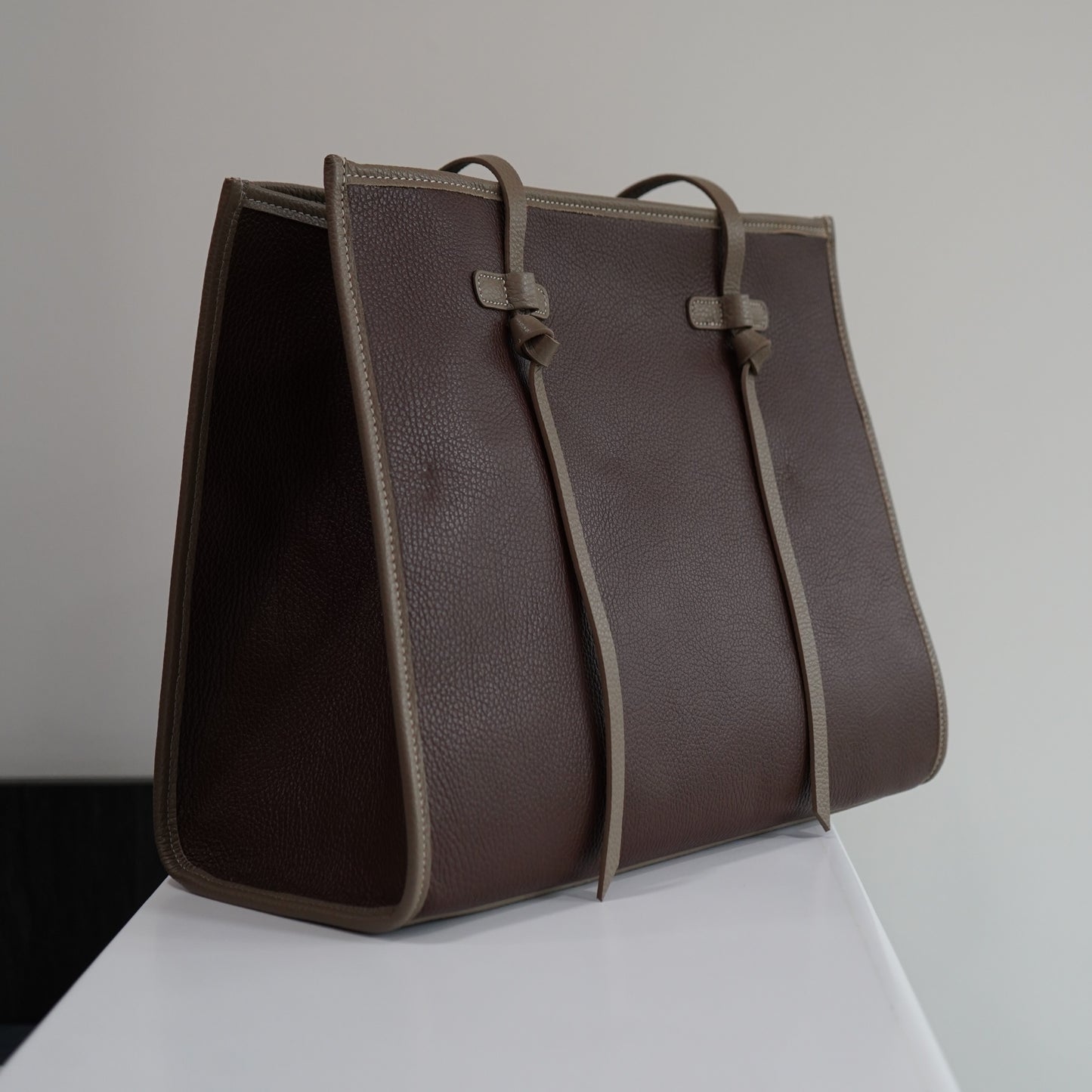 Lynda L – Cuir moka & taupe