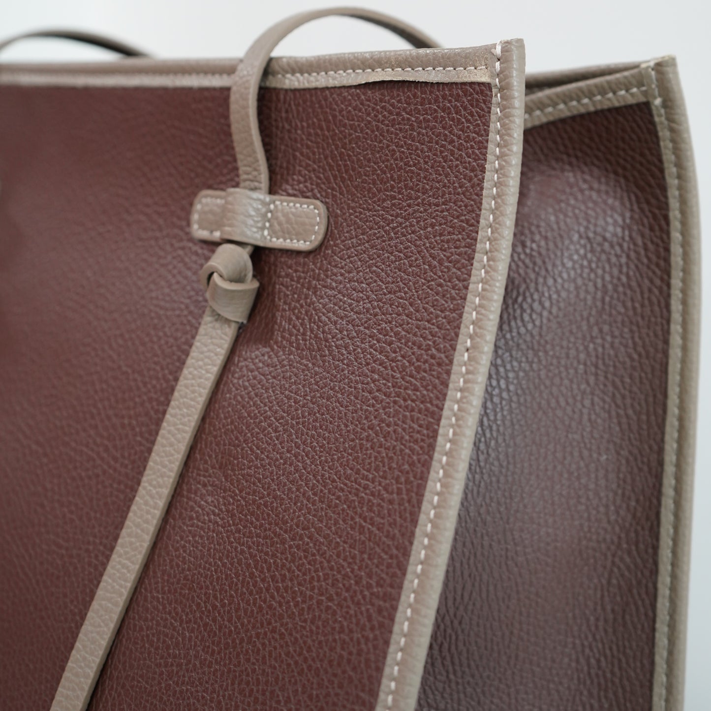 Lynda L – Cuir moka & taupe