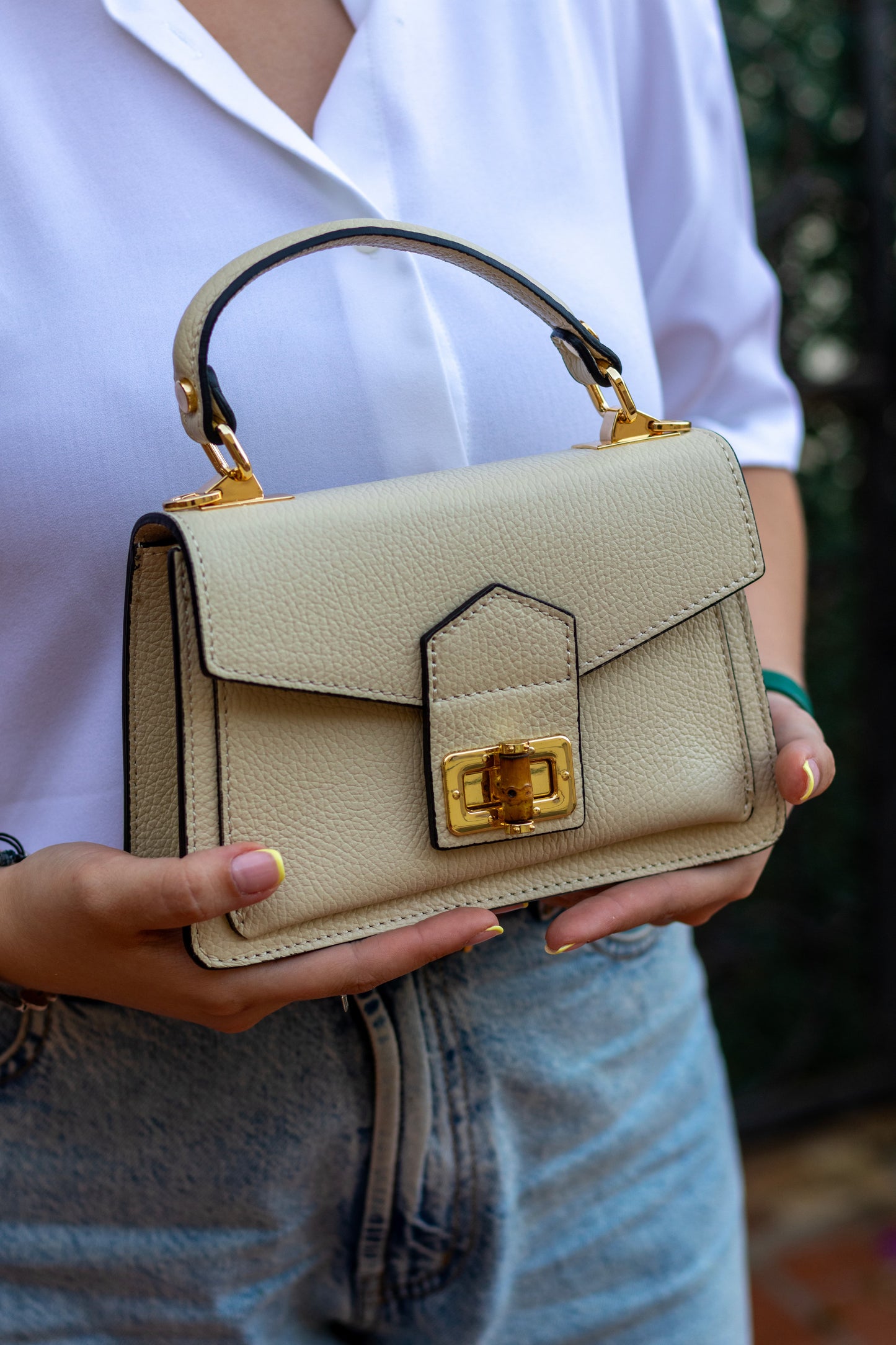 Nahla – Cuir Grainé Beige | Édition Limitée
