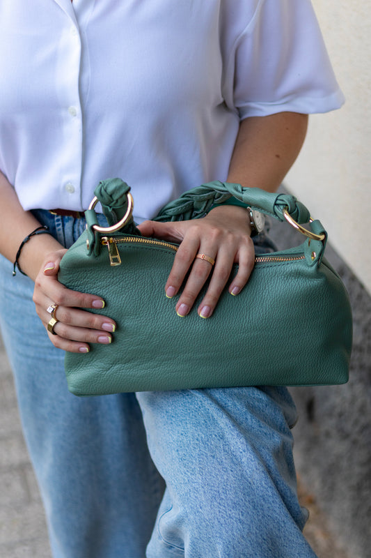 Sac Nour porté à la main – Cuir vert menthe avec poignée tressée