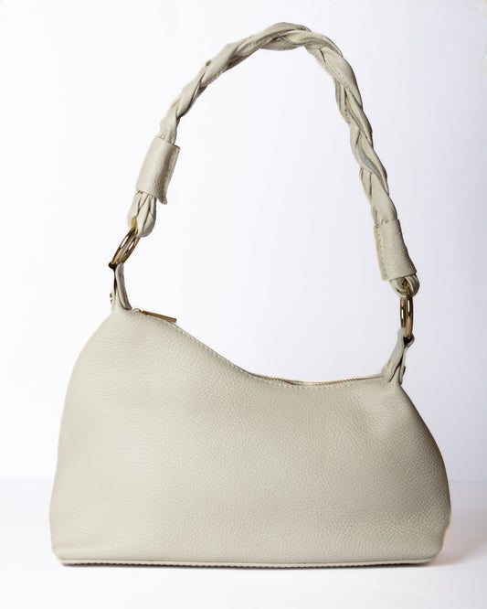 Sac Nour en cuir off white, vue de face sur fond blanc