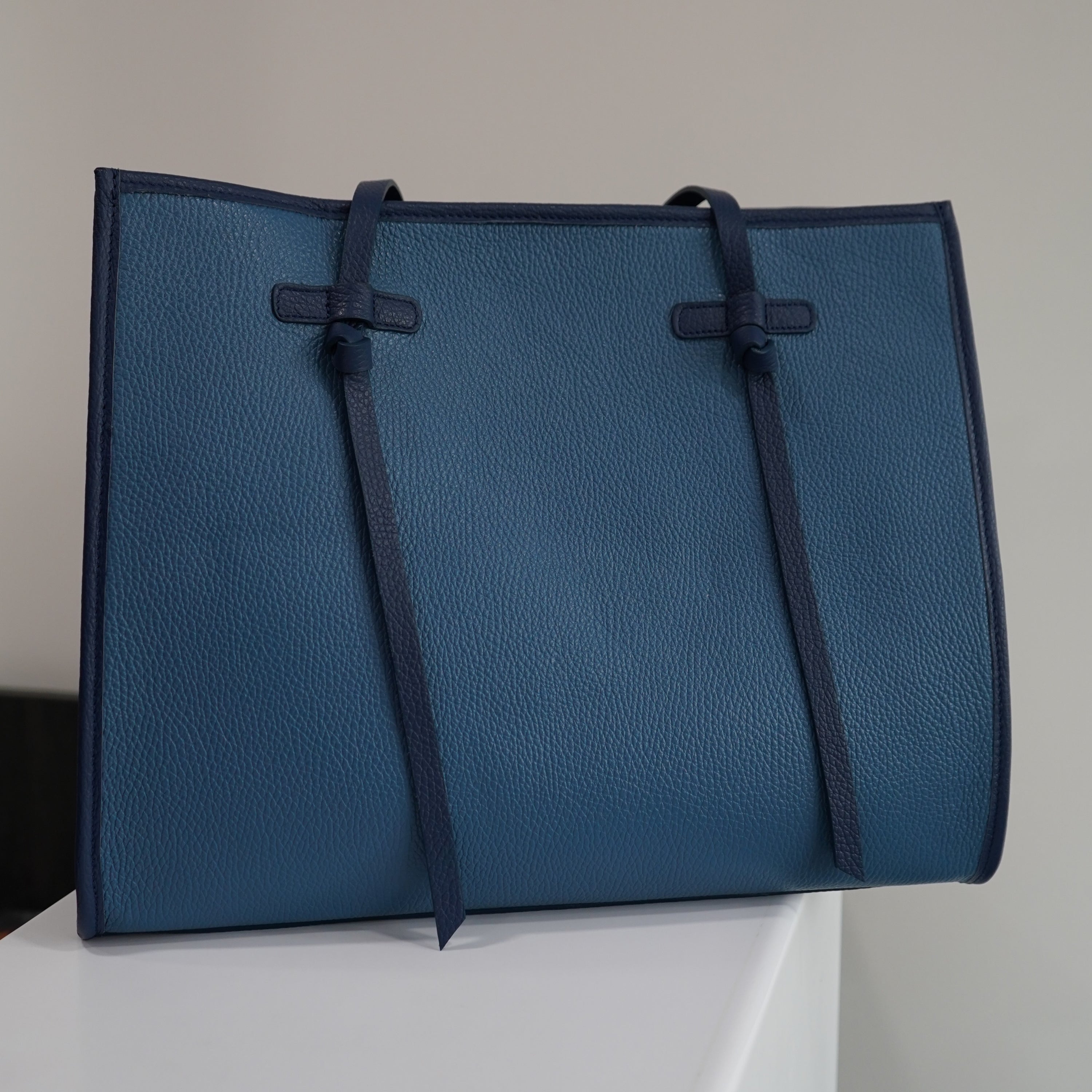Sac Lynda L – Cuir Bleu Royal | Édition Limitée