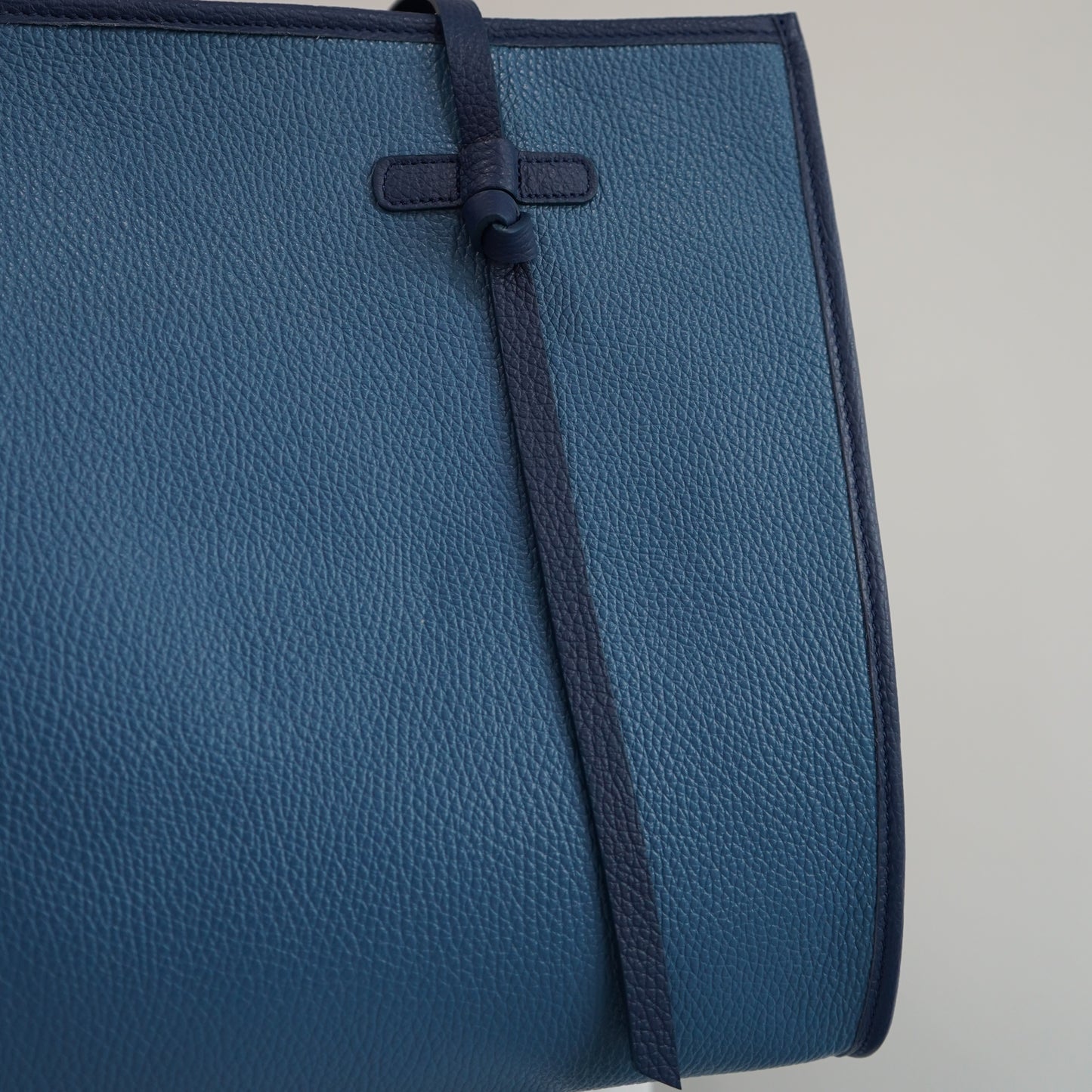Sac Lynda L – Cuir Bleu Royal | Édition Limitée