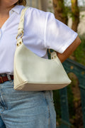 Sac Nour Off White porté de profil – 10ᵉme Paris